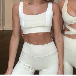 MONDAY Body Sandstone Sports Bra and Leggings Set